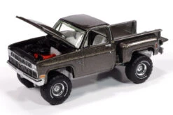Auto World 1981 Chevy Silverado Stepside (Medium Graystone Poly) -Modelmatic Shop 05 2 893d08ae 57a8 4f03 826b b663c873787e