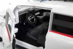 Auto World 1:18 - Ghostbusters Ecto 1 -Modelmatic Shop 11 88f68409 95df 434c bfd5 caae2bbb977f