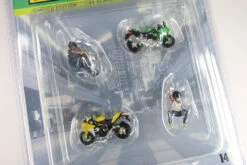 1:64 American Diorama Motomania #3 (AD-76499) -Modelmatic Shop 2 76652543 9135 4e1b 9f99 9e07815f856e