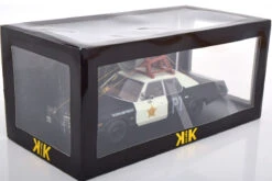 1:18 - 1974 Dodge Monaco / Bluesmobile With Speaker (Look-alike) -Modelmatic Shop 6 fedc8e04 492d 4c6e 8710 ad4027aa03ec