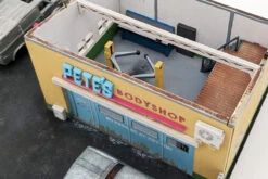 1:64 Diorama Kit - Pete's Bodyshop 10 1:64 Diorama Kit - Pete's Bodyshop -Modelmatic Shop 9 fa2a65ff ff9c 4dfa 8104 9fff97d40797