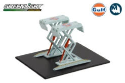 Greenlight Gulf Oil Automotive Double Scissor Lifts (Series 1)
