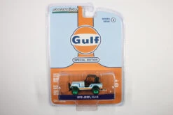 Greenlight [Green Machine] 1976 Jeep CJ-5 With Baja Parts - Gulf Oil