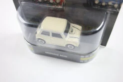 [Pre-owned] Hot Wheels Retro Entertainment 2013 Mix 5, 6 & 7 / 3 X Morris Mini - The Italian Job -Modelmatic Shop IMG 0745