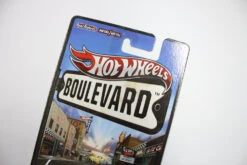Hot Wheels Boulevard 2012 / Legends - Triumph TR6 [Pre-owned] -Modelmatic Shop IMG 1184