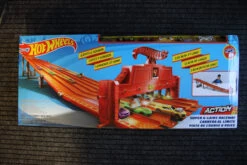 Hot Wheels Super 6-Lane Raceway -Modelmatic Shop Slice3 0720deb0 67c7 4edd b6bc 9651da8c1c9f