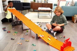 Hot Wheels Super 6-Lane Raceway -Modelmatic Shop Slice4 6778ac78 9822 492c 9857 f0b856afb392